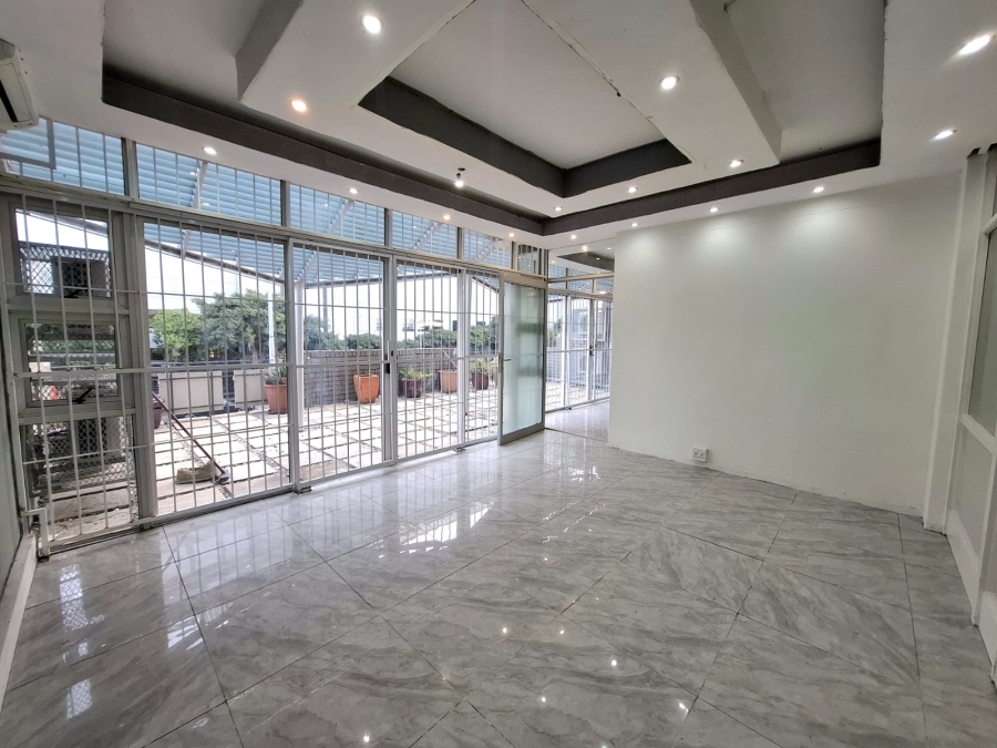To Let commercial Property for Rent in Oakdale Western Cape